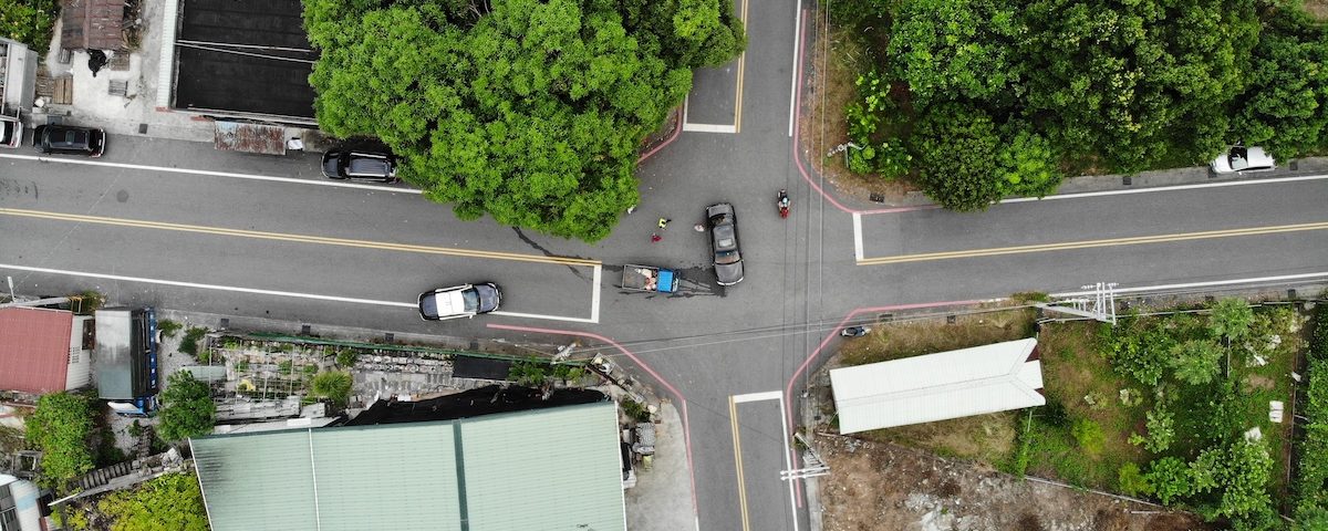 新生路與國光南路發生交通事故