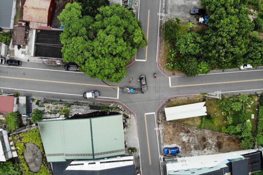 新生路與國光南路發生交通事故